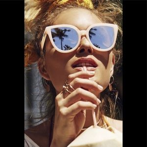 Quay Australia Paradiso mirrored sunglasses